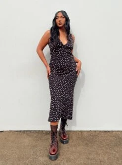 Princess Polly Sariah Midi Dress Black -Eva Style Shop 0 modelinfo rheanna us6 a74d7094 00fb 42b0 9e42 17039c9651f8