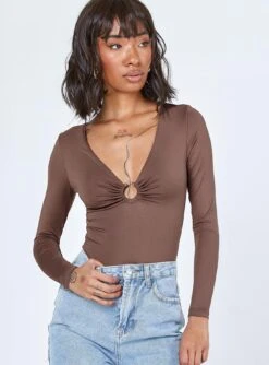 Princess Polly Ellison Long Sleeve Bodysuit Brown -Eva Style Shop 1 modelinfo feturi us2 a9221f21 a0ec 44f5 b293 e0b0223238bb