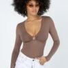 Princess Polly Ellison Long Sleeve Bodysuit Brown 2 Princess Polly Ellison Long Sleeve Bodysuit Brown -Eva Style Shop 1 modelinfo jamea us4 32a9209a ee35 49c7 8b21 90fa2ca1ca45