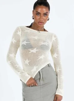 Princess Polly Alissia Long Sleeve Top White -Eva Style Shop 1 modelinfo lola us4 e559d028 a614 4ca2 ac5c 0b6e5ef0abc0