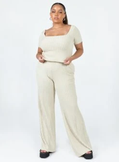 Katie Set Beige Curve -Eva Style Shop 1 modelinfo miccy us14 338b75b7 af1f 4585 881a d573b10d0ac0