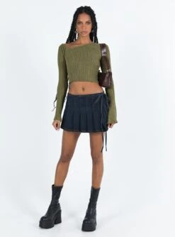 Princess Polly Santorini Knit Top Khaki 11 Princess Polly Santorini Knit Top Khaki -Eva Style Shop 2 modelinfo Kristen us2 cdb3bba5 8953 4136 aa84 1fdb51c07711