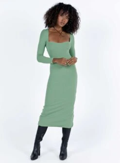Princess Polly Nolan Midi Dress Green 10 Princess Polly Nolan Midi Dress Green -Eva Style Shop 2 modelinfo alexa us2 8deed700 3b5a 4bc2 a1cc 480932e7e232