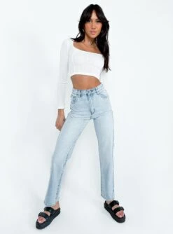 Princess Polly Ajani Long Sleeve Top White -Eva Style Shop 2 modelinfo josephine us2 eda7f4b0 3647 4ffd a61b ce25bc2f5c03