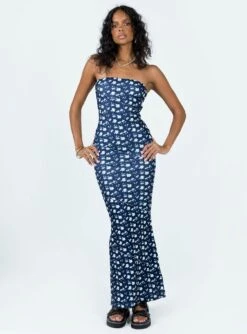 Princess Polly Oscar Midi Dress Navy Floral -Eva Style Shop 2 modelinfo kristen us2 aa218302 bec9 479f 9008 2f6fa72aa9ac