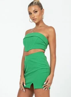 Princess Polly Jesse Set Green -Eva Style Shop 3 modelinfo Alexis us2 0eedf05f 702b 4fdc 9a37 3d88d3904627