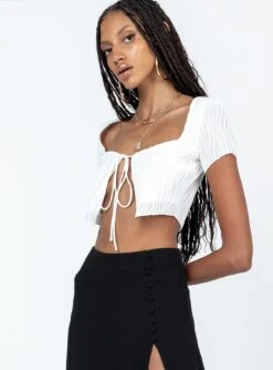 Princess Polly Rosetta Top White -Eva Style Shop 3 modelinfo Ayanna us2 f6d4c9b5 5921 4519 9349 03baacb005aa