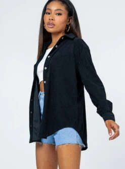 Princess Polly Rylan Shirt Black -Eva Style Shop 3 modelinfo Carter us2 04ad99fe 8ecf 4341 bffb 1942887f7544