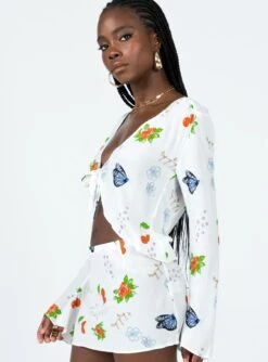 Drawn To You Top Multi -Eva Style Shop 3 modelinfo Cynthia us4 4b8183ef dea7 43bb ab7c fdd7020110a4