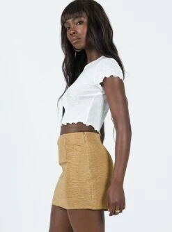 Princess Polly Selby Textured Mini Skirt Beige -Eva Style Shop 3 modelinfo Cynthia us4 937660bf fc6c 4f05 a249 859f71450cb0