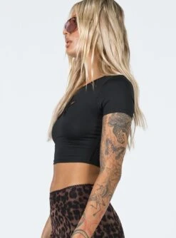 Aleena Top Black -Eva Style Shop 3 modelinfo Emma Leigh US4 c68cc0e1 7414 434e 8238 530236aa4741