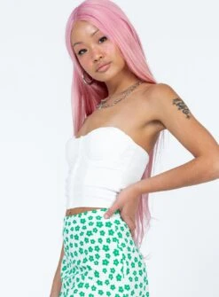 Princess Polly Oakdale Top White 12 Princess Polly Oakdale Top White -Eva Style Shop 3 modelinfo Jayechelle us4 ada2ae7d 1401 47ae ab35 4fb262513d04