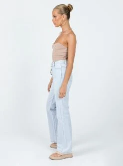 Princess Polly Mostar Bootleg Light Wash Denim Jeans 8 Princess Polly Mostar Bootleg Light Wash Denim Jeans -Eva Style Shop 3 modelinfo Kiana us2 b19e642b 168b 4be6 b284 a878be485e93