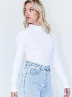 Manny Bodysuit White 10 Manny Bodysuit White -Eva Style Shop 3 modelinfo Michaela us2 4ef4faa1 2009 4d4a 92c8 3a58eff6bf1c