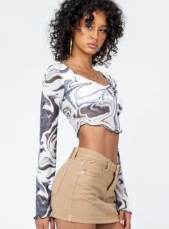 Princess Polly Pressman Top White / Black -Eva Style Shop 3 modelinfo bella us2 6dc7fc7b 9b47 483c af28 7797b6eca37e