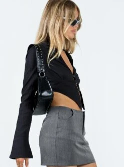 Princess Polly Down To Business Long Sleeve Top Black -Eva Style Shop 3 modelinfo elly us2 2e3e94d9 9772 44d1 8fc7 b1c60c9c683f