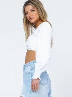 Princess Polly Bethel Top White 8 Princess Polly Bethel Top White -Eva Style Shop 3 modelinfo emily us2 6f27a152 c807 49cb 906e c942f02b4224