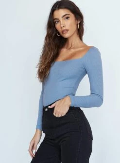 Princess Polly Charlotte Bodysuit Blue 9 Princess Polly Charlotte Bodysuit Blue -Eva Style Shop 3 modelinfo emma us2 f5e618c5 bb5b 4546 8d91 1ac3ce55742d