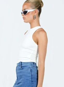 Princess Polly Yarran High Knit Cami White -Eva Style Shop 3 modelinfo kiana us2 08ad0b64 acc9 4faf a975 e7333b030d4c