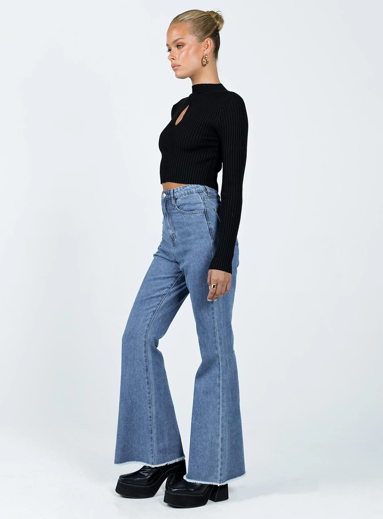 Princess Polly Bolsena Flared Mid Wash Denim Jean 5 Princess Polly Bolsena Flared Mid Wash Denim Jean - Image 3