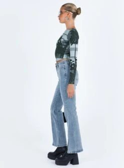 Princess Polly Keels Flare Denim Jeans 13 Princess Polly Keels Flare Denim Jeans -Eva Style Shop 3 modelinfo kiana us2 9352ebad 927f 4edb 9165 56819deeafdd