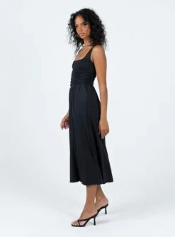 Braddon Midi Dress Black -Eva Style Shop 3 modelinfo kristen us2 5f6bb001 97ea 4d91 a257 a836281291c5