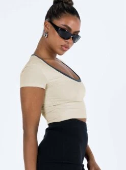 Kyah Top Ivory 12 Kyah Top Ivory -Eva Style Shop 3 modelinfo lola us4 2942d3f0 2905 49cc ad15 d3090360e513