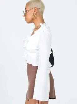 Princess Polly Sherwood Long Sleeve Top White -Eva Style Shop 3 modelinfo sarah us4 a8a48d4e fd5b 4876 ba9f 9014618d565a