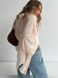 Princess Polly Belar Shirt Cream -Eva Style Shop 3 modelinfo saskia us2 5c908238 2516 474a ad4c d61a7475334d