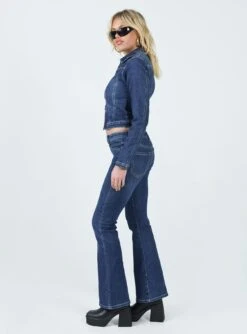 Princess Polly Samner Low Rise Bootcut Jeans Dark Blue 13 Princess Polly Samner Low Rise Bootcut Jeans Dark Blue -Eva Style Shop 3 modelinfo susanna us4 5feb4bf8 d118 40cb 8a4b 0d93237e5be9