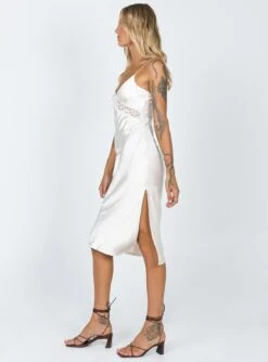 Princess Polly Amelia Midi Dress Champagne 9 Princess Polly Amelia Midi Dress Champagne -Eva Style Shop 3 54549d5d 41a9 4723 b06a 1b15f47b9f4f