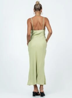 Princess Polly Nicoleta Midi Dress Green -Eva Style Shop 4 modelinfo Alexis us2 7a2d7aa2 2f47 4942 8a9e 9bdf52aad791