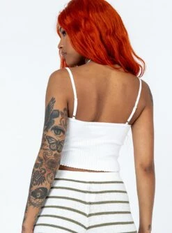 Princess Polly Laken Top White 11 Princess Polly Laken Top White -Eva Style Shop 4 modelinfo Chlo us4 d66fed57 7e88 4a11 9596 277475e9e38c