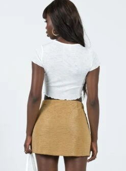 Princess Polly Selby Textured Mini Skirt Beige -Eva Style Shop 4 modelinfo Cynthia us4 9d75ed0d 1714 4ac7 9b49 46595bb17175