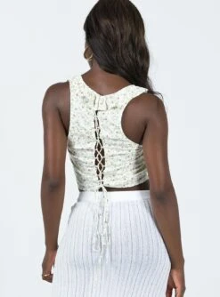 Motel Julka Top Pretty Petal Ivory -Eva Style Shop 4 modelinfo Cynthia us4 a2447551 a35e 4466 9ac5 17f2922f3e06