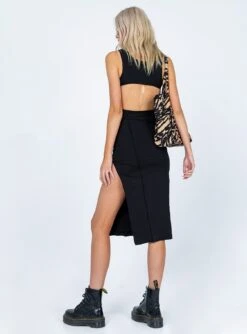 Princess Polly Alya Midi Dress Black -Eva Style Shop 4 modelinfo Ira us2 bdec86e9 fd21 4c47 94cc f429b55f6c9c