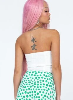 Princess Polly Oakdale Top White 13 Princess Polly Oakdale Top White -Eva Style Shop 4 modelinfo Jayechelle us4 d73a1f51 5d03 4835 a442 3472c7268f86