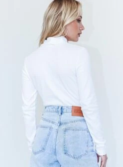 Manny Bodysuit White 11 Manny Bodysuit White -Eva Style Shop 4 modelinfo Michaela us2 b12ac972 adfa 4e81 a8fa b6ae06109b3f