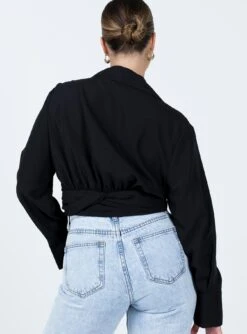 French Kiss Twist Shirt Black 13 French Kiss Twist Shirt Black -Eva Style Shop 4 modelinfo Mikayla us6 ea285079 764d 4939 9f60 4b6aa88f76b1