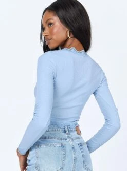 Princess Polly Rainey Long Sleeve Top Blue 9 Princess Polly Rainey Long Sleeve Top Blue -Eva Style Shop 4 modelinfo Tori US2 a20677ef 93e7 4a6e 9816 459edb7b27c0