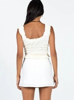 Princess Polly Selby Mini Skirt White -Eva Style Shop 4 modelinfo amelia us2 64a56e96 238e 4cef a4d6 5f25d2db7f6c