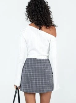 Princess Polly Selby Mini Skirt Grey Check -Eva Style Shop 4 modelinfo ariel us4 215dc5ab 6b8b 47ce a637 222b610ec0db