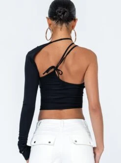 Princess Polly Ashbury Long Sleeve Top Black 9 Princess Polly Ashbury Long Sleeve Top Black -Eva Style Shop 4 modelinfo bella us2 bba632a5 de5a 43a2 8e33 6c05a38328e8