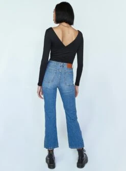 Princess Polly Arizona Flare Denim Jeans 9 Princess Polly Arizona Flare Denim Jeans -Eva Style Shop 4 modelinfo chloe us2 e92cca12 36eb 4153 9e46 df12aab45e04
