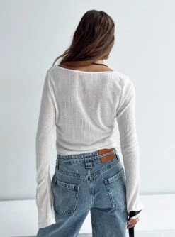 Barbaro Long Sleeve Top White -Eva Style Shop 4 modelinfo elise us2 0a9c975c 6879 4507 85d2 b29082f11b7a
