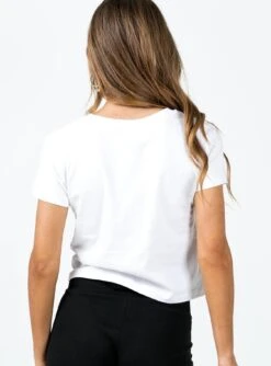 Costa Rica Tee White -Eva Style Shop 4 modelinfo elise us2 205fa5c7 141b 477d be04 135e6730279f