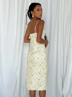 Noda Midi Dress Yellow Floral -Eva Style Shop 4 modelinfo eyes us2 b9976b7b 8b20 494d 969a c34375cb144a