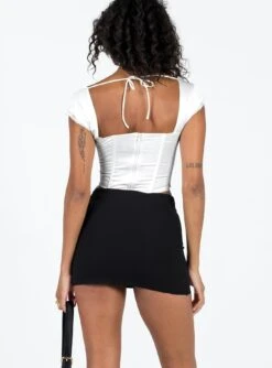 Princess Polly Karley Low Waist Mini Skirt Black -Eva Style Shop 4 modelinfo kristen us2 e46c01fb ec40 485c 887e f620ea98b658