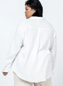 Mahalia Shirt White Curve -Eva Style Shop 4 modelinfo lovisa us18 jpg 8eaa4e01 ce88 4ef0 aee4 51cf9f8e7276