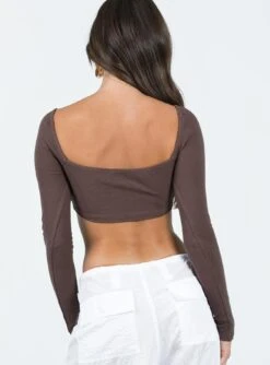 Amira Long Sleeve Top Brown -Eva Style Shop 4 modelinfo nat us2 010dd98b cf1d 4c6c a50f 0f942c2ce108